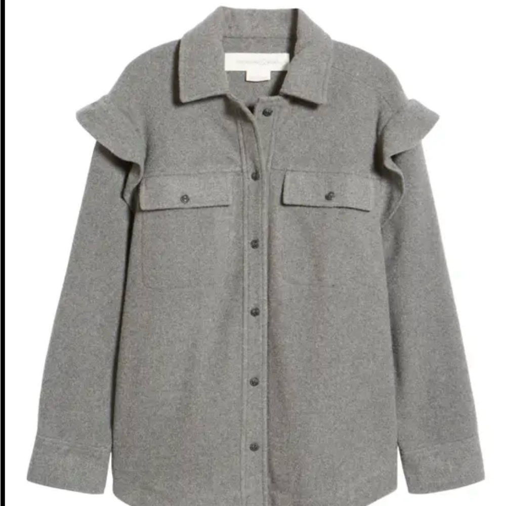 TREASURE AND BOND RUFFLE SHOULDER SHIRT JACKET IN GREY DARK HEATHER